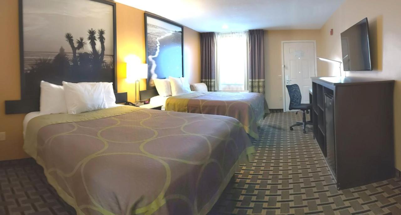Super 8 By Wyndham Houston/willowbrook Hwy 249 Hotel
